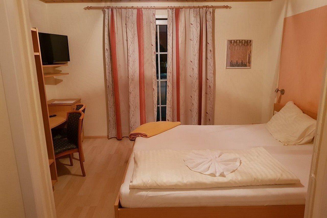 Gasthof Zur Post Осиах Екстериор снимка