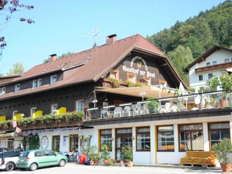 Gasthof Zur Post Осиах Екстериор снимка